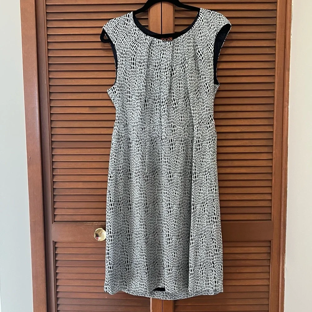 Tory Burch navy blue and White Patterned silk dress Dress 14 sleeveless